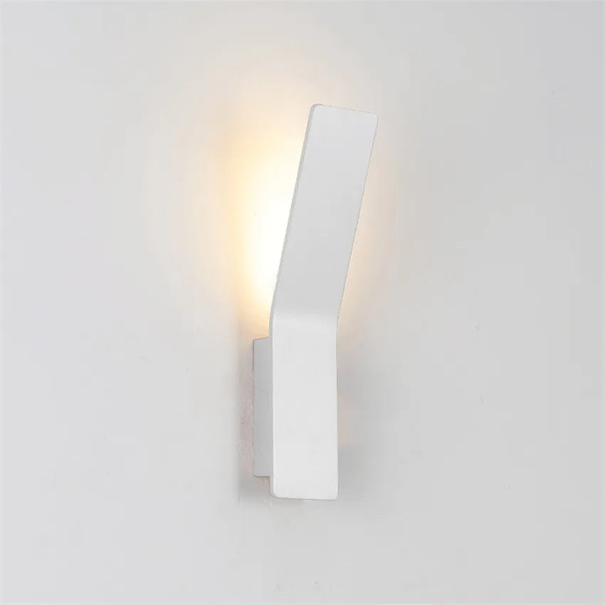 Moderne LED Wandlamp – Sfeervolle Binnenverlichting voor Woonkamer, Slaapkamer & Hal