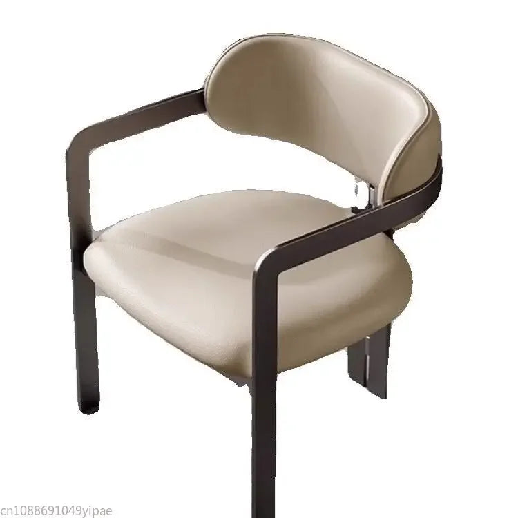 Luxe Italiaanse Designstoel – Moderne Woonkamerstoel | Stijlvol & Comfortabel