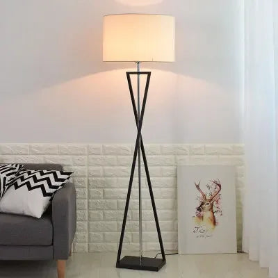 Moderne LED Vloerlamp – Creatieve IJzeren Staande Lamp – Voor Woonkamer, Slaapkamer & Hoekdecoratie